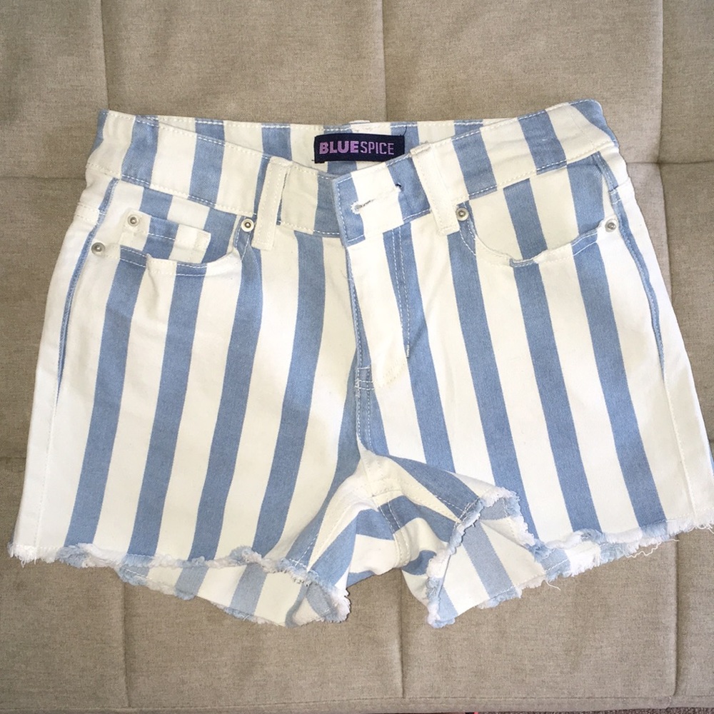 NWOT cut off denim shorts